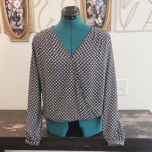 Max Studio Black and White Geometric Blouse